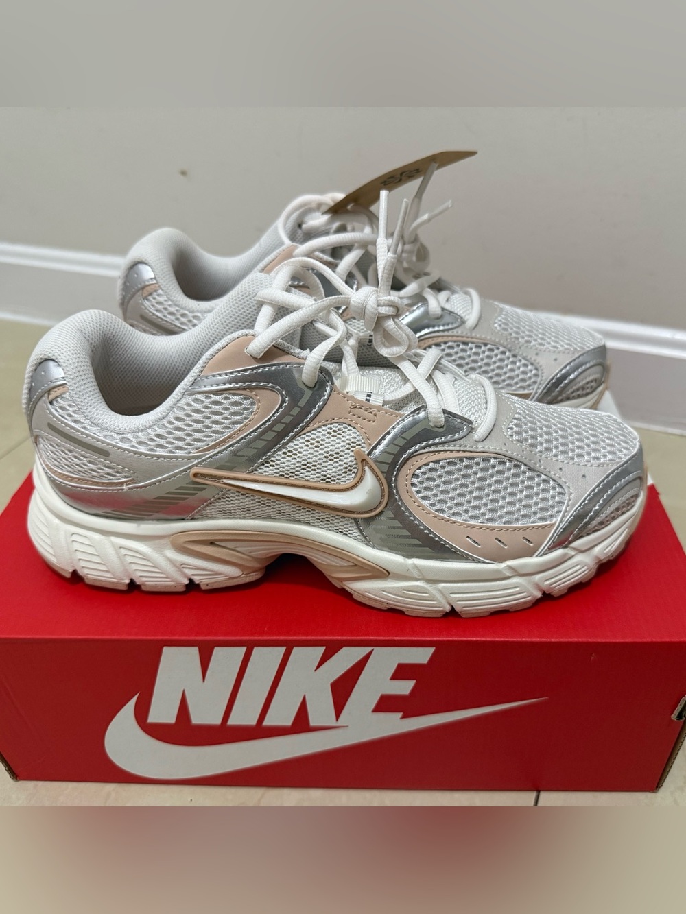 Nike Women’s pearl Running Sneakers v5rnr